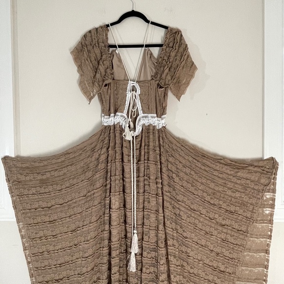 Boho Maxi Dress Off Shoulder Ruffle Lace Train Fairy Cottagecore Photoshoot - Picture 9 of 16